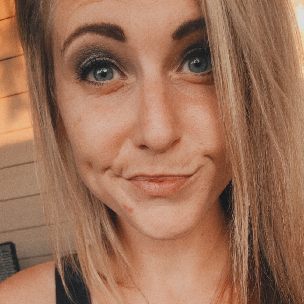 Meet your Posher, Kayla